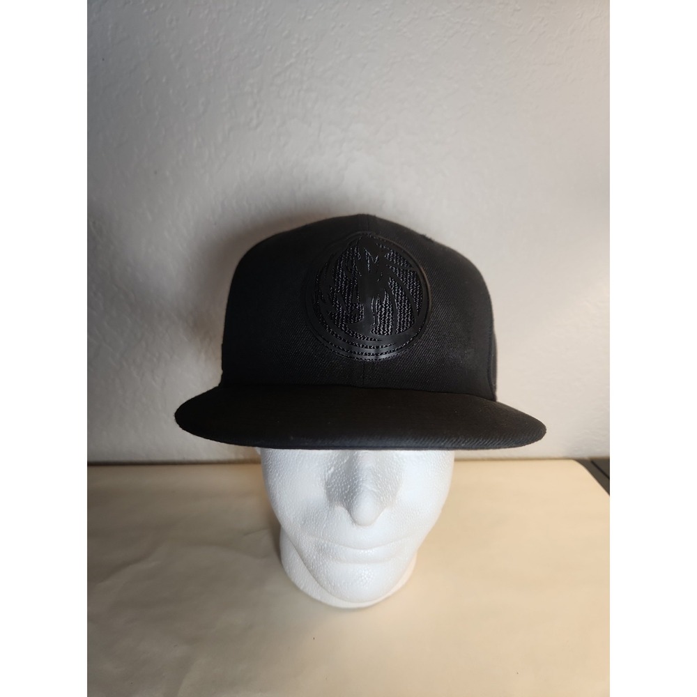 Rare New Era NBA Men's Dallas Mavericks Snapback Hat Cap Blackout W/ Rubber Logo